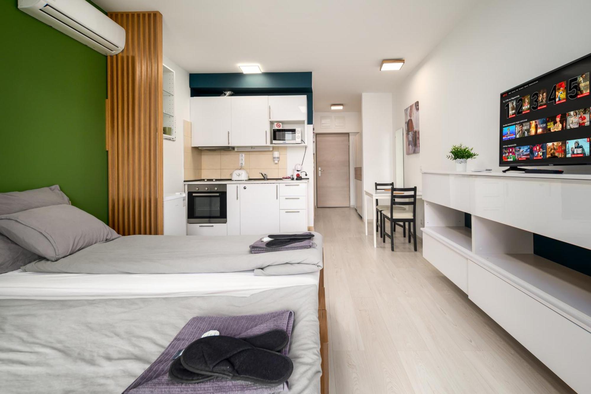 Atrium Deluxe Suite-free Parking Garage Same Building Apartment Budapest